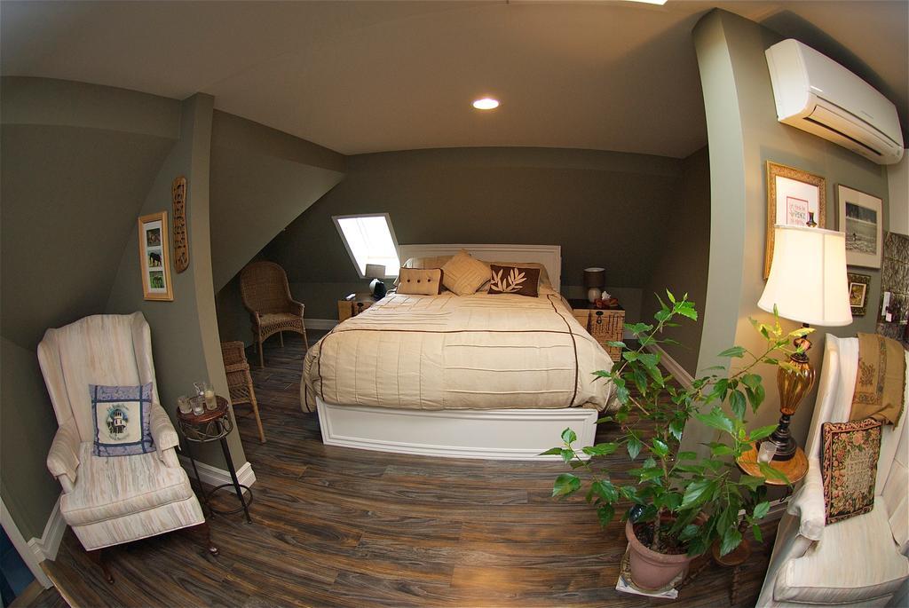 Bondy House Bed & Breakfast Amherstburg Dış mekan fotoğraf