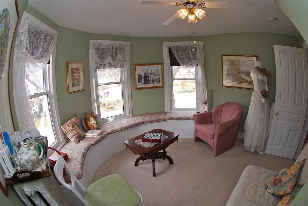Bondy House Bed & Breakfast Amherstburg Dış mekan fotoğraf