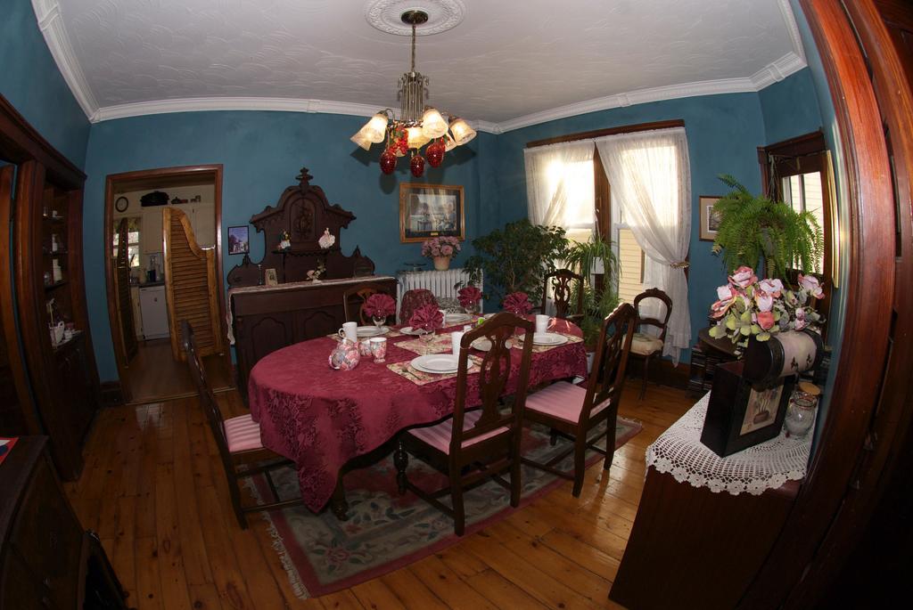 Bondy House Bed & Breakfast Amherstburg Dış mekan fotoğraf
