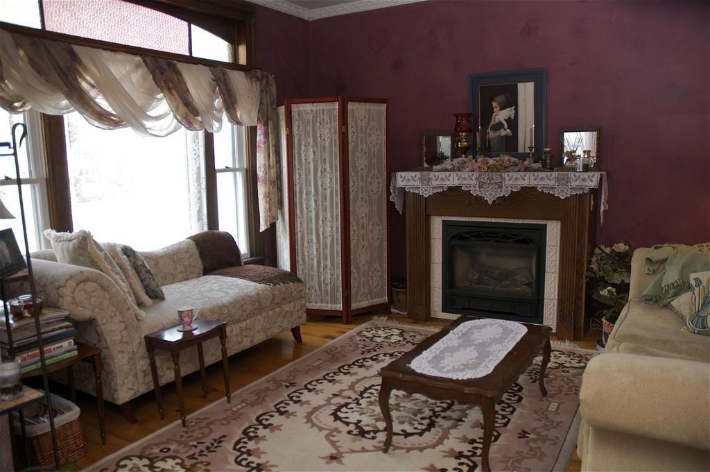 Bondy House Bed & Breakfast Amherstburg Dış mekan fotoğraf