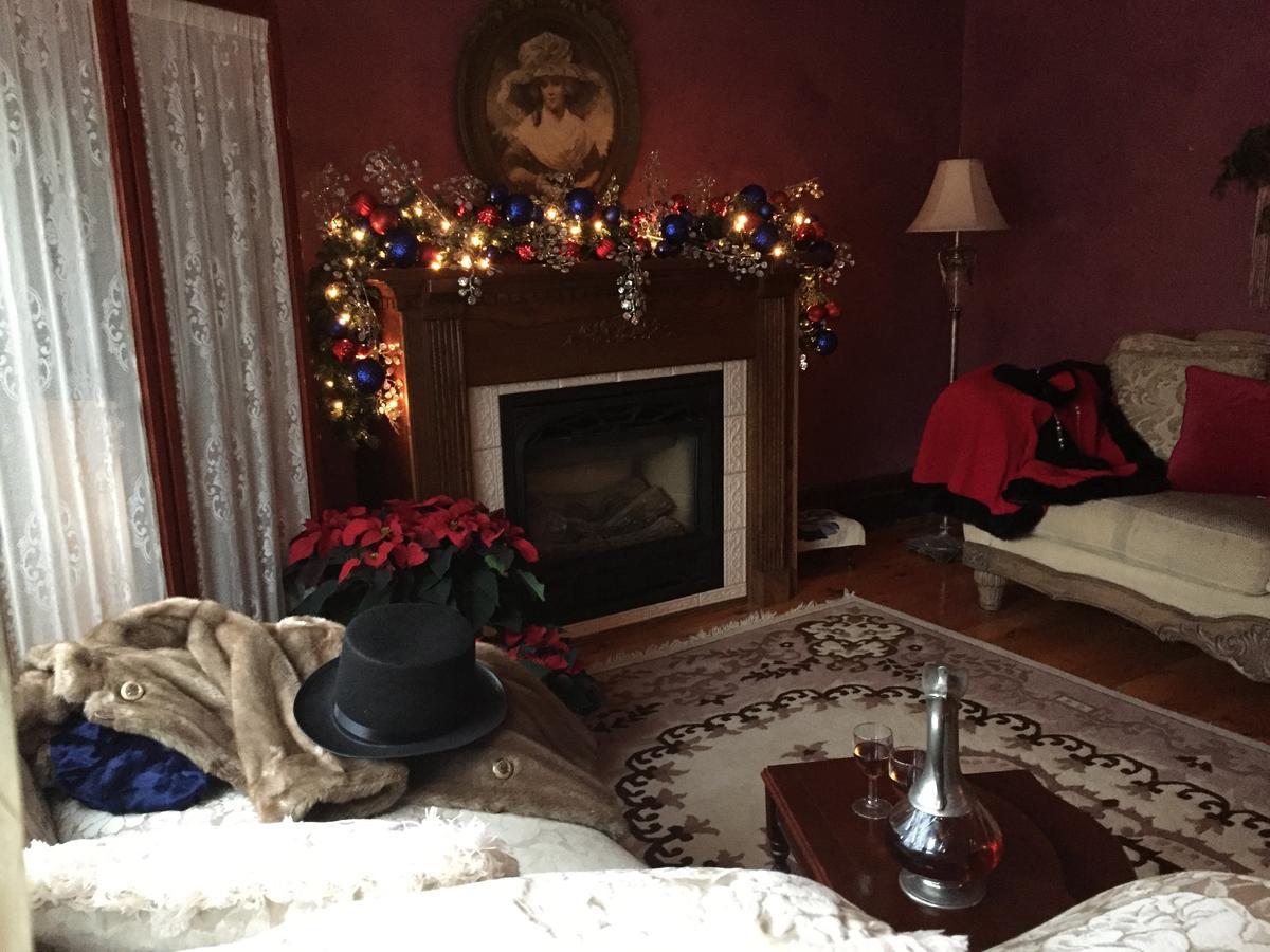 Bondy House Bed & Breakfast Amherstburg Dış mekan fotoğraf