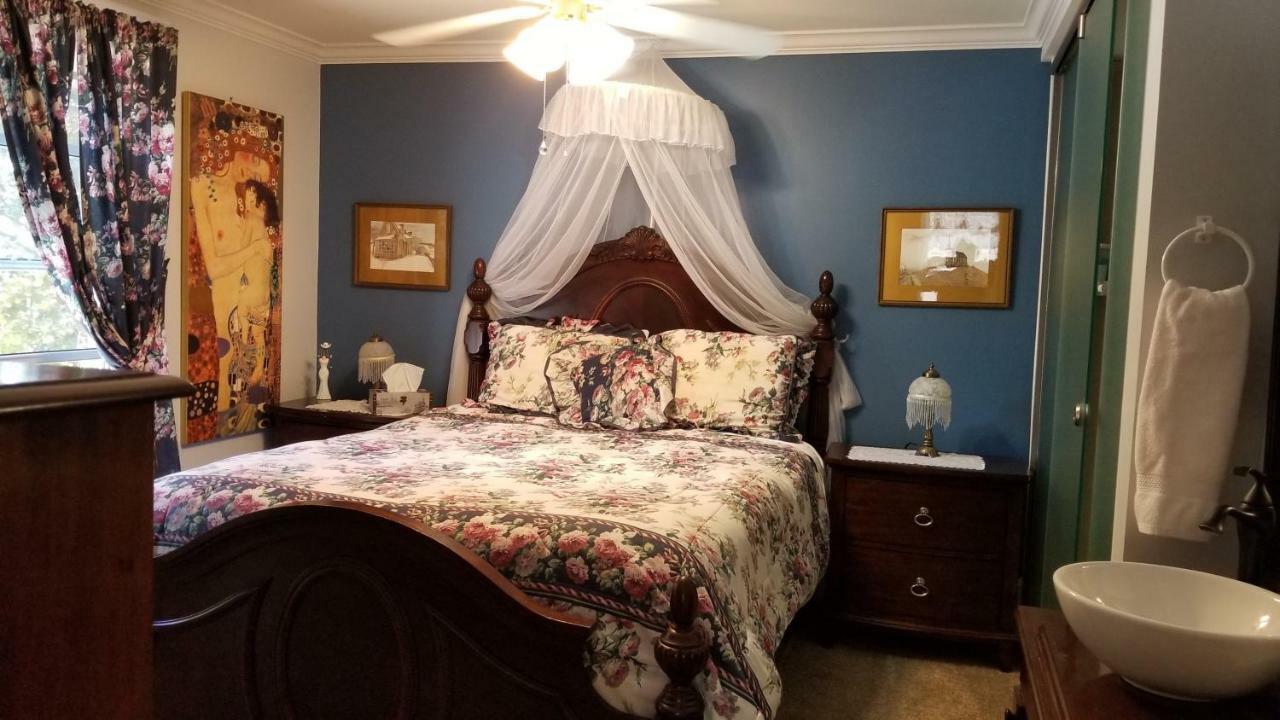 Bondy House Bed & Breakfast Amherstburg Dış mekan fotoğraf